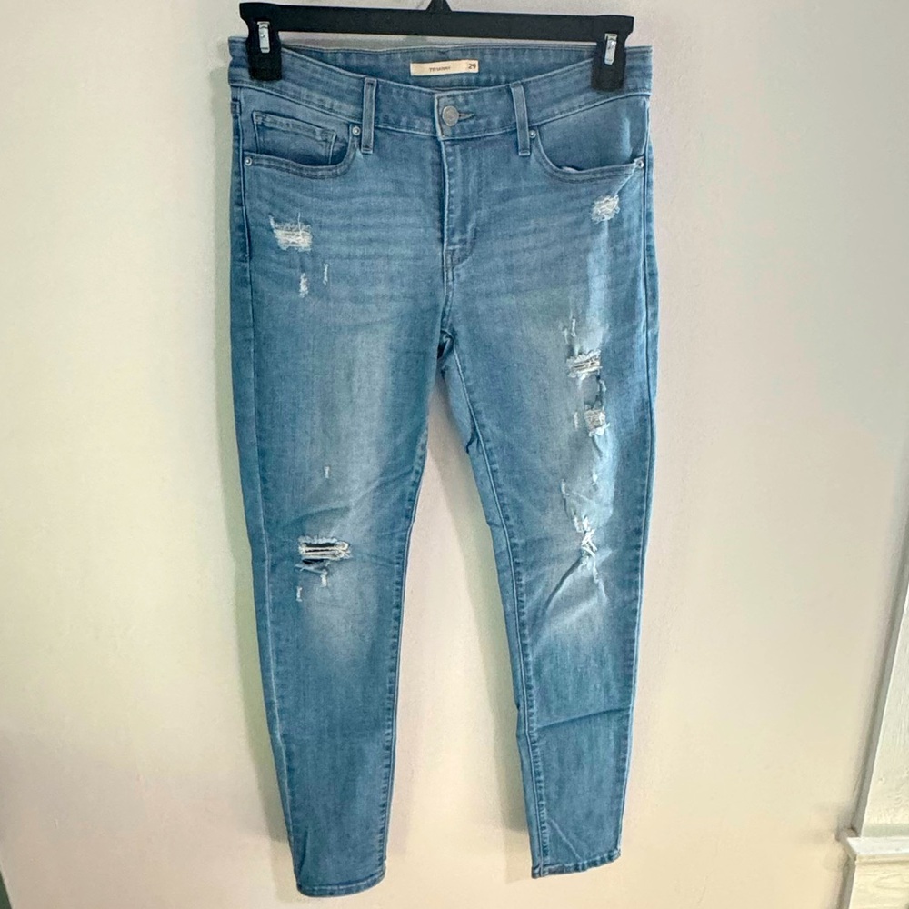 Levi’s 711 Skinny Light Wash